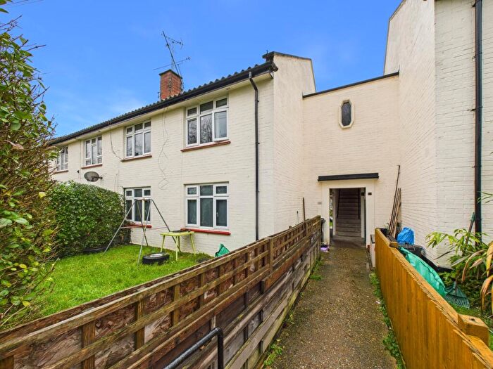 3 Bedroom Maisonette For Sale In St Barnabas Road, Reading, RG2