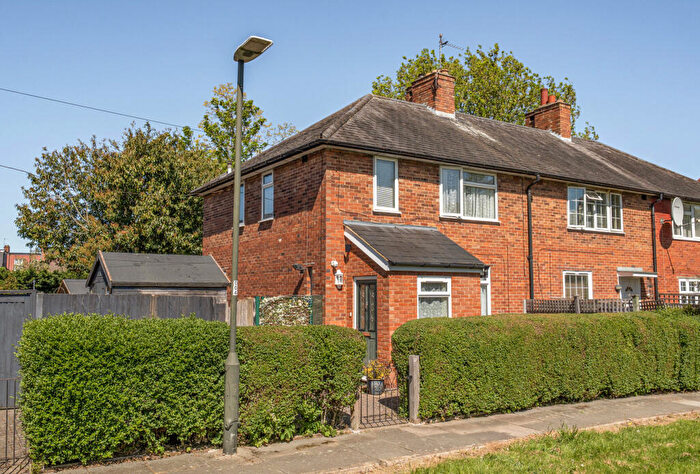 3 Bedroom End Of Terrace House For Sale In Bindon Green, Morden, SM4
