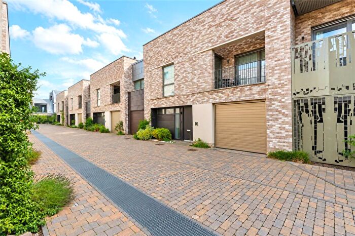 3 Bedroom Terraced House For Sale In Walton Way, Cambridge, Cambridgeshire, CB3
