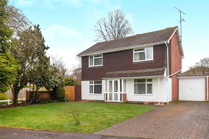 4 Bedroom Detached House For Sale In Starmead Drive, Wokingham, Berkshire, RG40