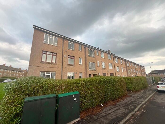 2 Bedroom Flat To Rent In Aboyne Avenue, Dundee, DD4