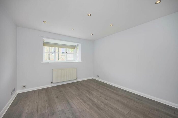 1 Bedroom Apartment To Rent In Burnham Street, Bethnal Green, E2