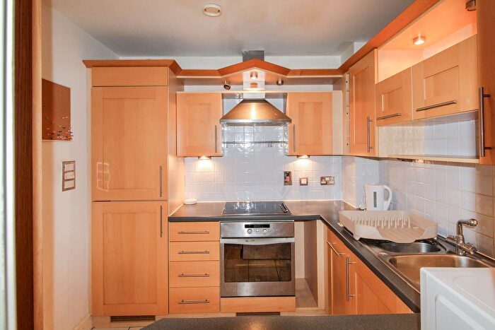 2 Bedroom Flat To Rent In High Street, London, E15