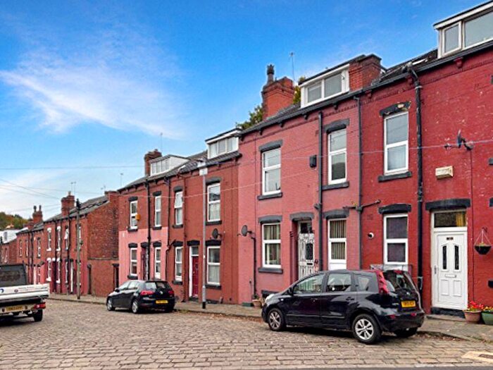 2 Bedroom Terraced House To Rent In Vicarage Street, Leeds, LS5
