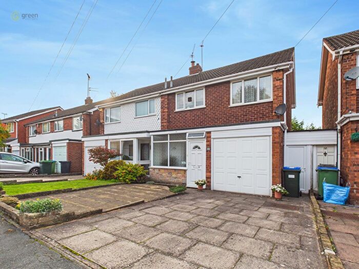 3 Bedroom Semi Detached House For Sale In Jill Avenue, Great Barr, Birmingham, B43