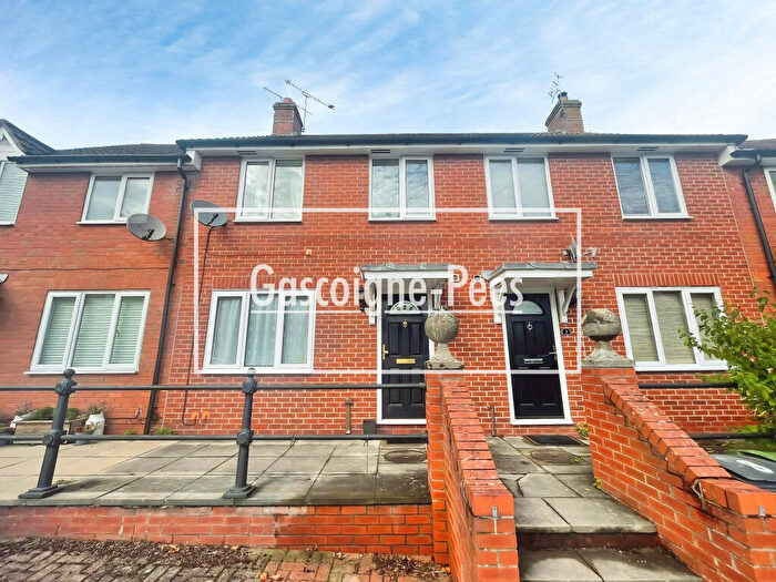 3 Bedroom Terraced House To Rent In Lychpit, RG24