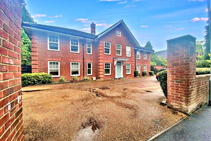 2 Bedroom Flat To Rent In Bournemouth, BH2