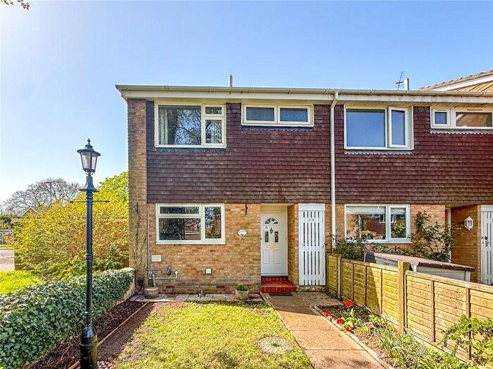 3 Bedroom End Of Terrace House For Sale In Vinneys Close, Burton, Christchurch, Dorset, BH23