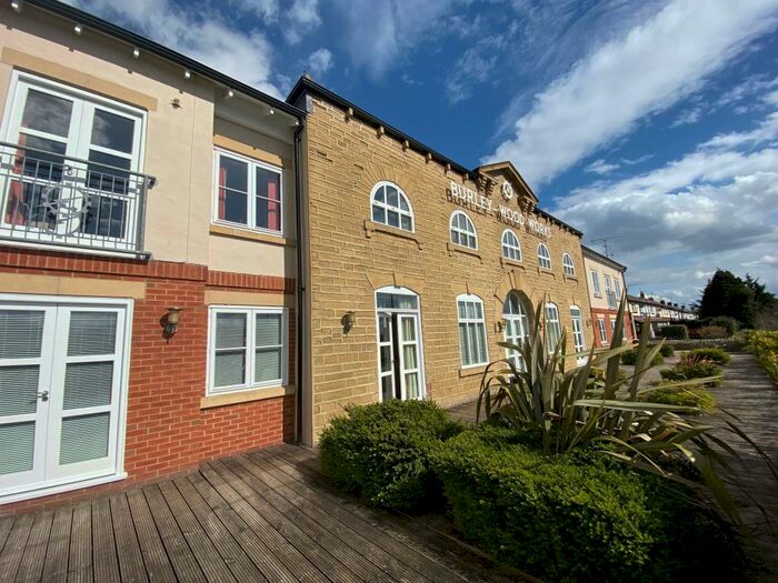1 Bedroom Flat To Rent In Burley Wood Court, Kirkstall Road, Burley, LS4