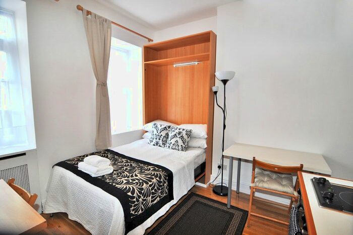 Studio To Rent In Fulham Palace Road, Hammersmith, London, W6