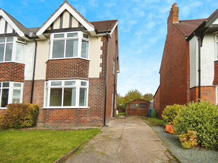 3 Bedroom Semi-Detached House To Rent In Oakland Road, Forest Town, NG19