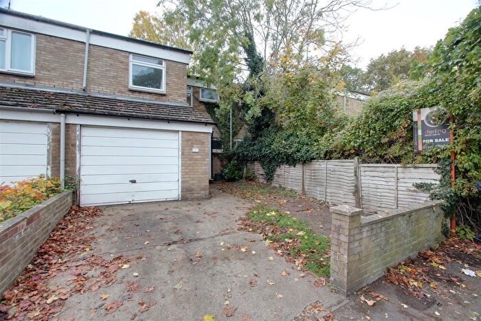 3 Bedroom Terraced House For Sale In Rosebery Way, Tring, Hertfordshire, HP23