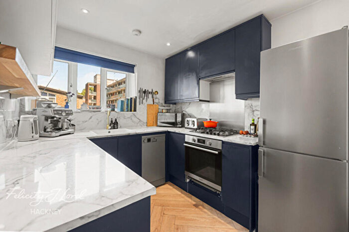 3 Bedroom Flat For Sale In Queensbridge Road, London, E2