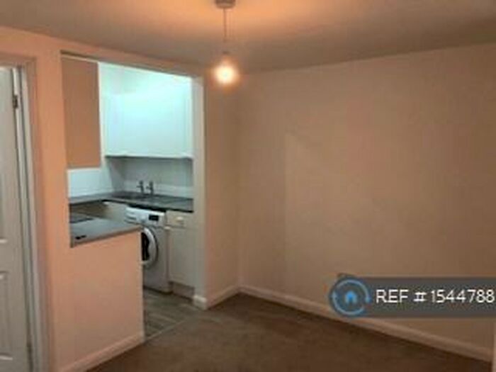 1 Bedroom Flat To Rent In Herne Hill, London, SE24