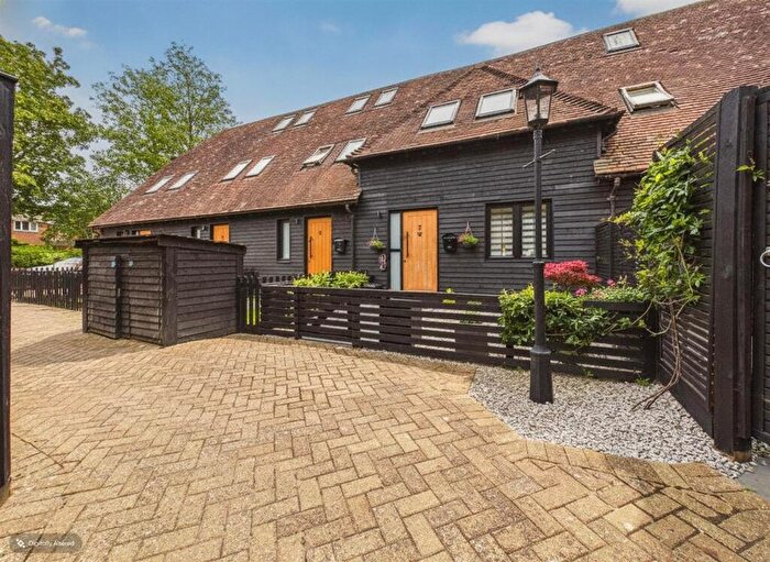 3 Bedroom Town House For Sale In Old Barn Close, Calcot, Reading, RG31