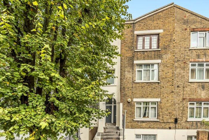 2 Bedroom Flat To Rent In Rye Hill Park Peckham, SE15