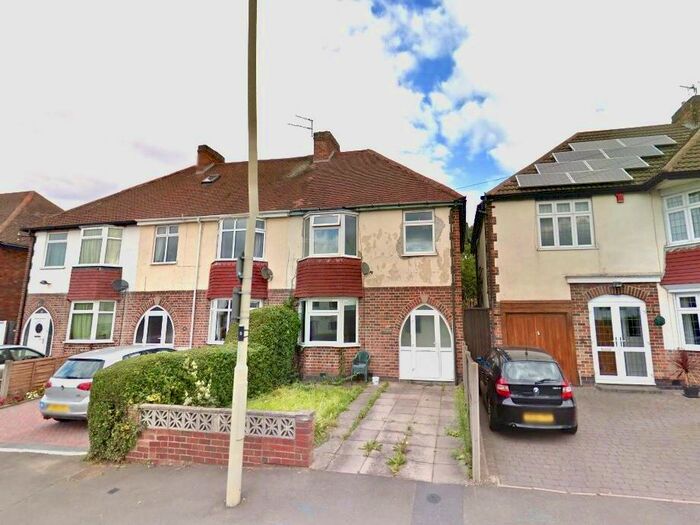 3 Bedroom Semi-Detached House To Rent In Harborough Road, Leicester, LE2