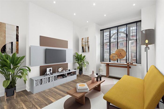 2 Bedroom Apartment To Rent In Constantine Road, London, NW3