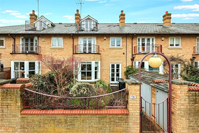 4 Bedroom Town House For Sale In Saxon Street, Cambridge, CB2