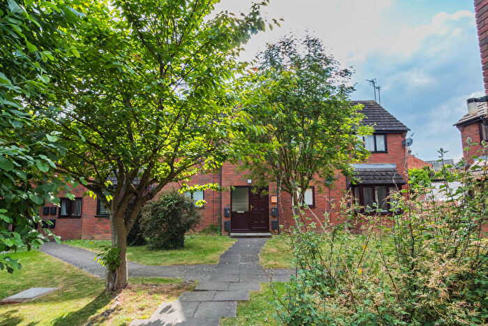 1 Bedroom Apartment For Sale In Lovell Court, Irthlingborough, NN9