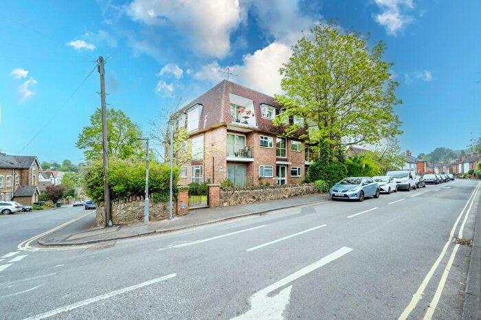 2 Bedroom Flat For Sale In Harvey Road, Guildford, GU1