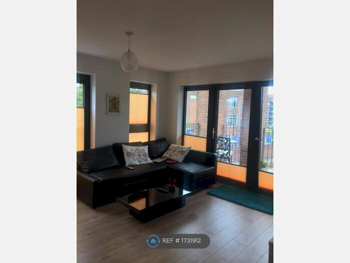 2 Bedroom Flat To Rent In Cowley Road, London, SW9