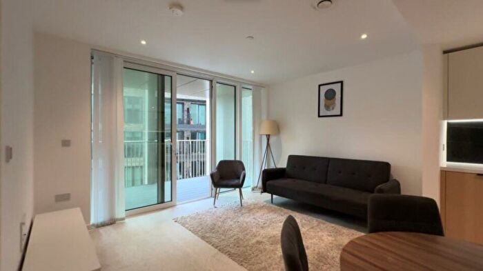 2 Bedroom Flat To Rent In Bouchon Point, Cendal Crescent, Whitechapel, E1