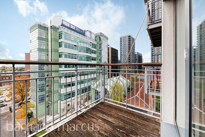 2 Bedroom Flat To Rent In Park Lane, Croydon, CR0