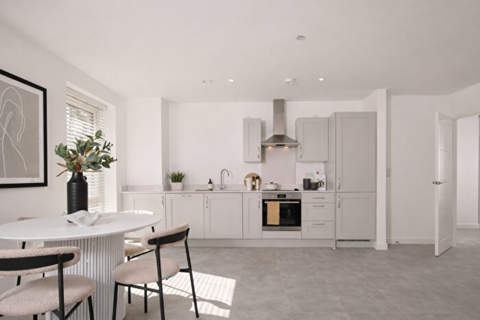 2 Bedroom Apartment For Sale In Prospect Road, St. Albans, AL1