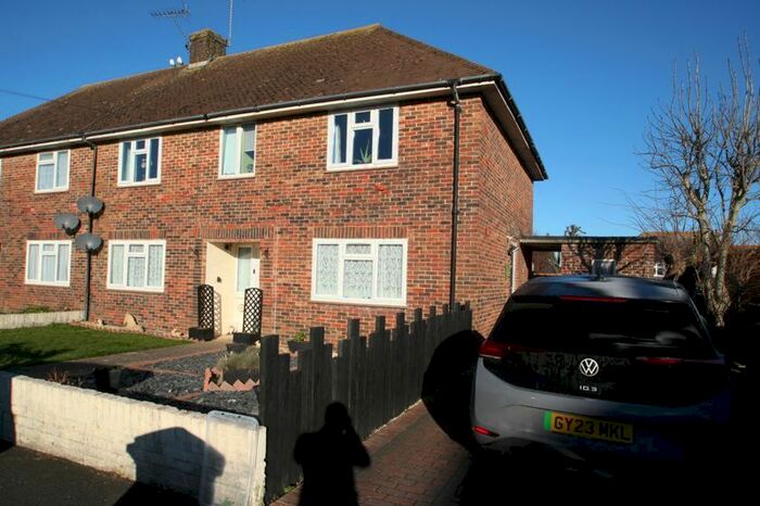 2 Bedroom Flat To Rent In The Grangeway, Rustington, Littlehampton, BN16