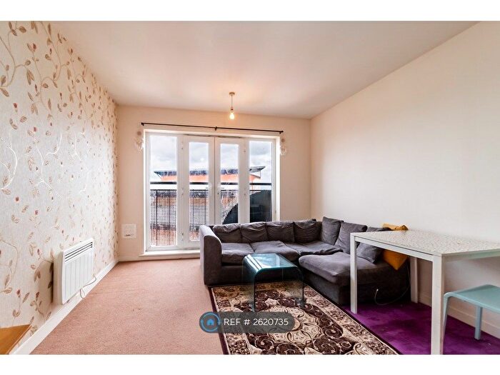 2 Bedroom Flat To Rent In Aspect Court, Slough, SL1