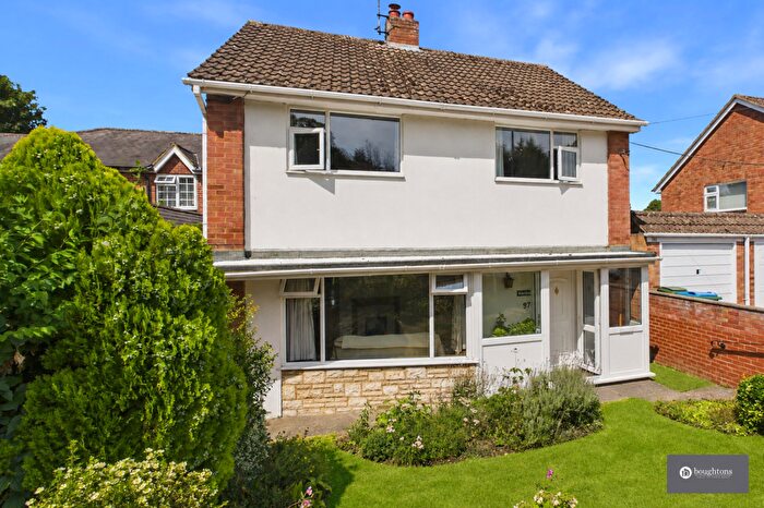 3 Bedroom Detached House For Sale In Chandos Road, Buckingham, MK18