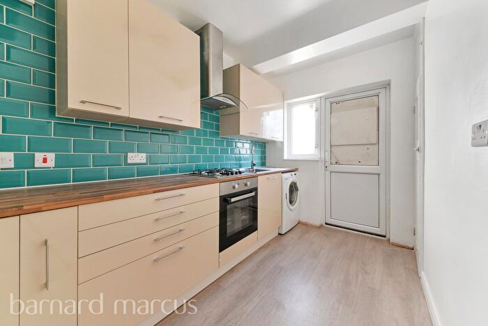 3 Bedroom Property To Rent In Lyndhurst Avenue, London, SW16