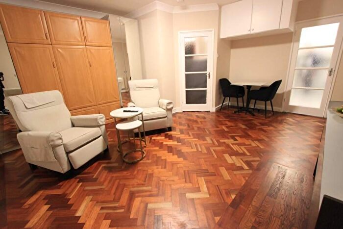 1 Bedroom Apartment To Rent In Bournehill, London, N13