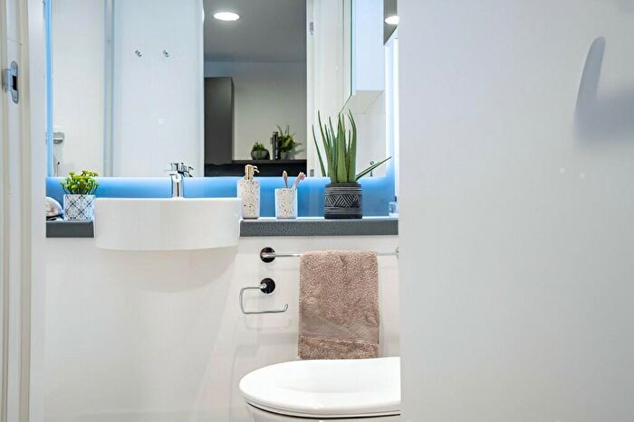 Apartment To Rent In Rockingham Street, Sheffield, S1