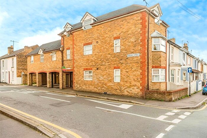 1 Bedroom Flat To Rent In Crown Street, Gillingham, Kent, ME7