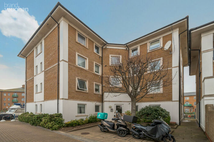 2 Bedroom Flat To Rent In Victory Mews, The Strand, Brighton, BN2