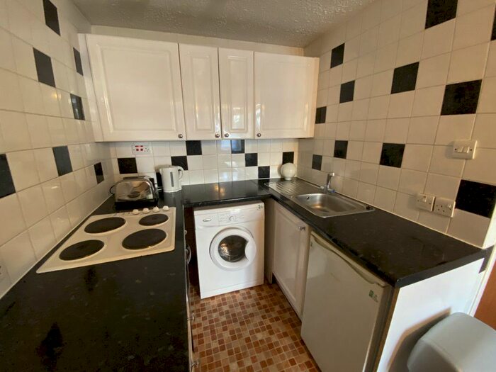 1 Bedroom Flat To Rent In Isla Street, Dundee, DD3