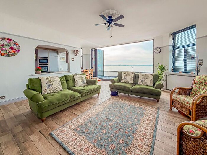 3 Bedroom Flat For Sale In Chalkwell Esplanade, Westcliff-On-Sea, SS0