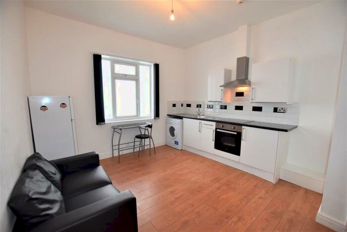 Studio To Rent In York Road, Leicester, LE1