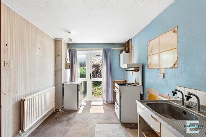 2 Bedroom Terraced House For Sale In Lightfoot Road, London, N8