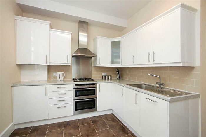 4 Bedroom Flat To Rent In Gondar Mansions, Mill Lane, London, NW6