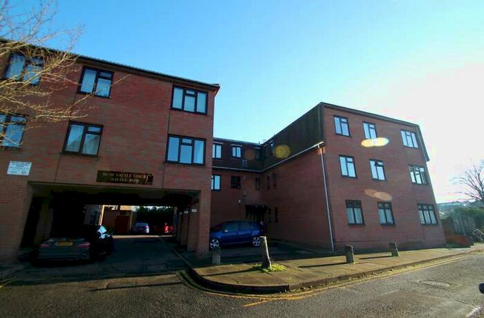 2 Bedroom Flat To Rent In Savill Row, Woodford Green, IG8