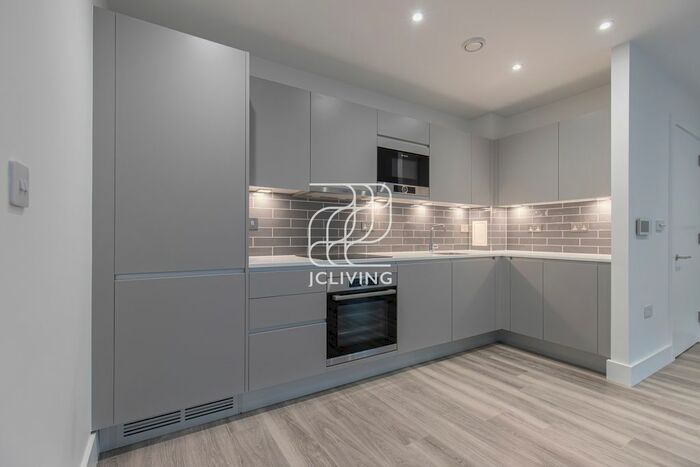 2 Bedroom Flat To Rent In Tudway Road, London, SE3