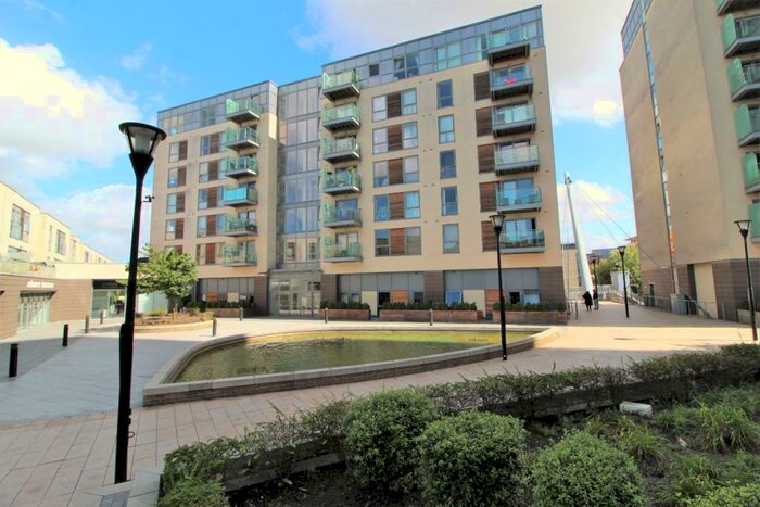 2 Bedroom Apartment To Rent In Cranstone Lodge, Cotterells, Hemel Hempstead, Hertfordshire, HP1