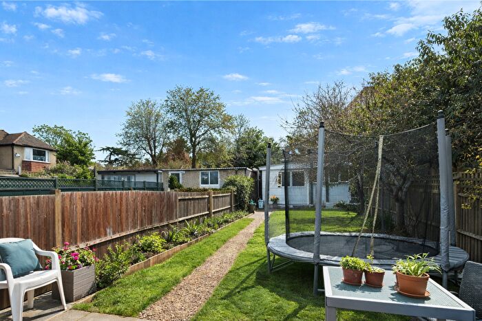 3 Bedroom Terraced House To Rent In Rougemont Avenue, Morden, SM4