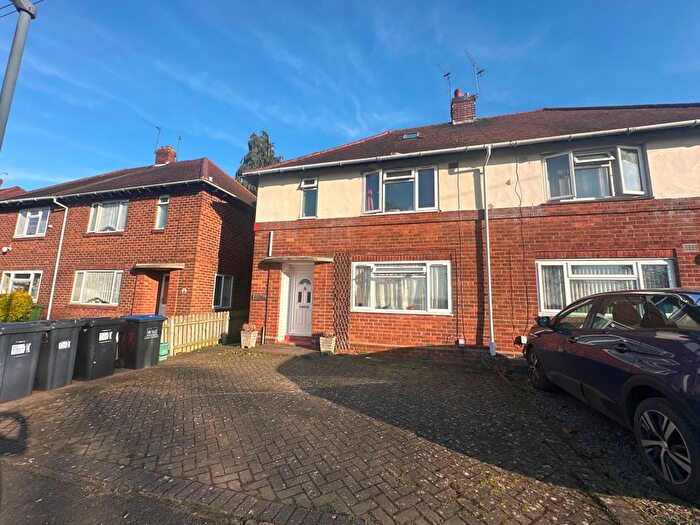 6 Bedroom Semi-Detached House To Rent In Hmo Or Bed, Westlea Road, CV31