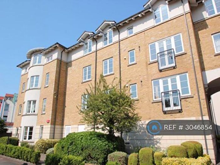 2 Bedroom Flat To Rent In Rownham Mead, Bristol, BS8