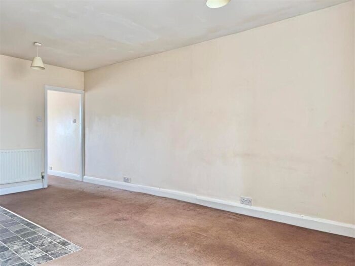 1 Bedroom Apartment To Rent In Marlow Road, High Wycombe, HP11