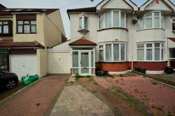 3 Bedroom Semi-Detached House To Rent In Vista Drive, Redbridge, IG4